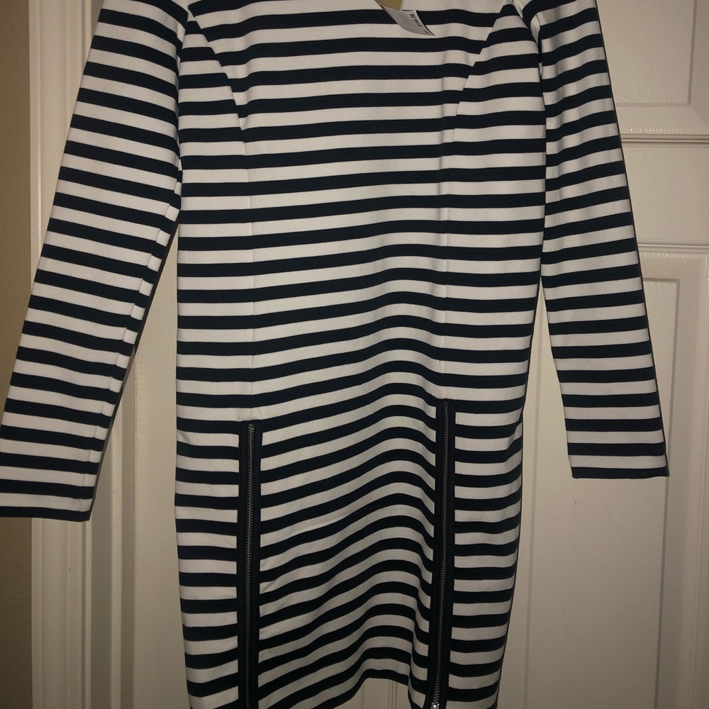 Michael Kors above the knee length long sleeve dress